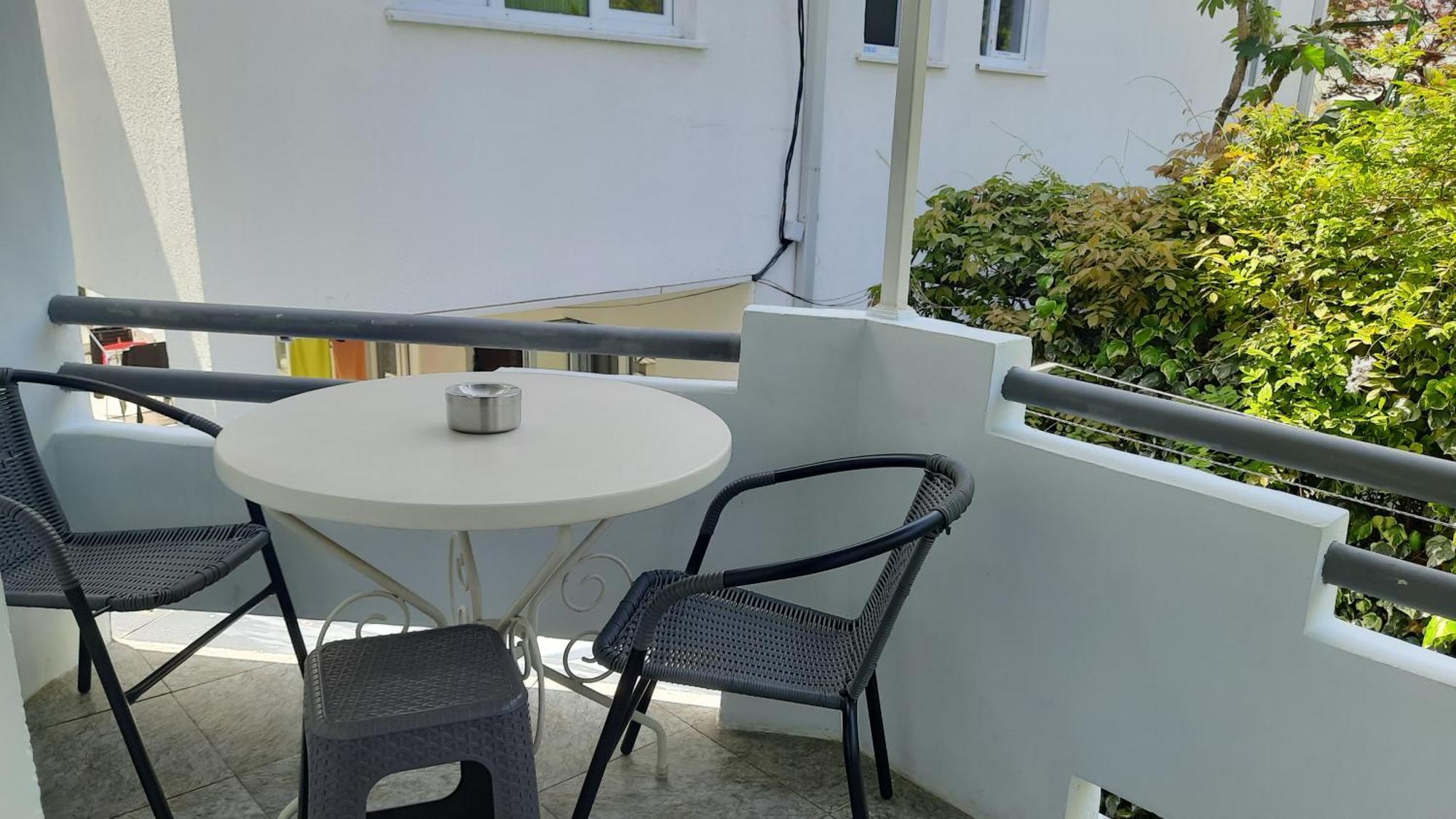 Guesthouse Next To Beach Batumi Exterior foto